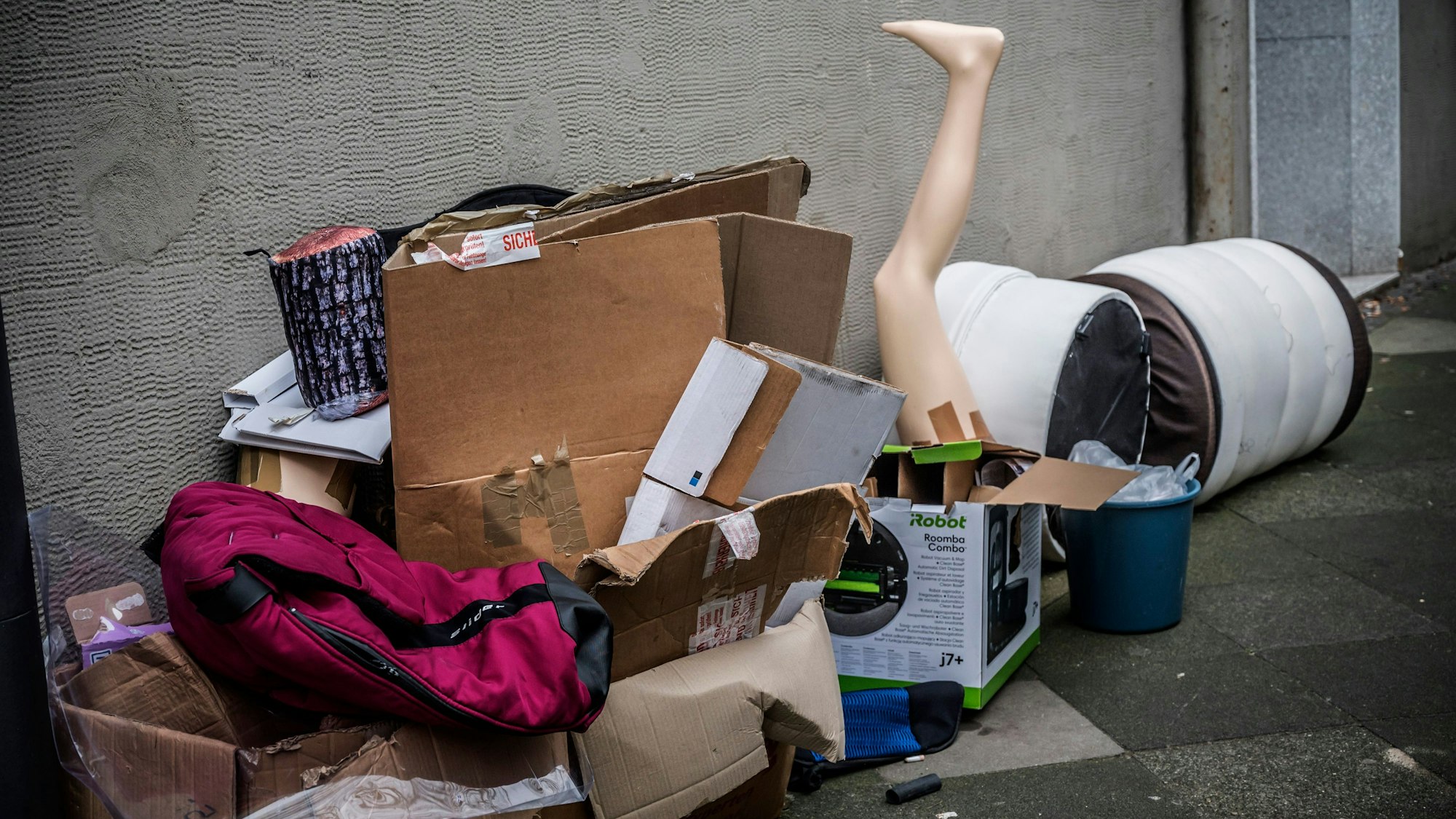 Wilder Müll in Wiesdorf.