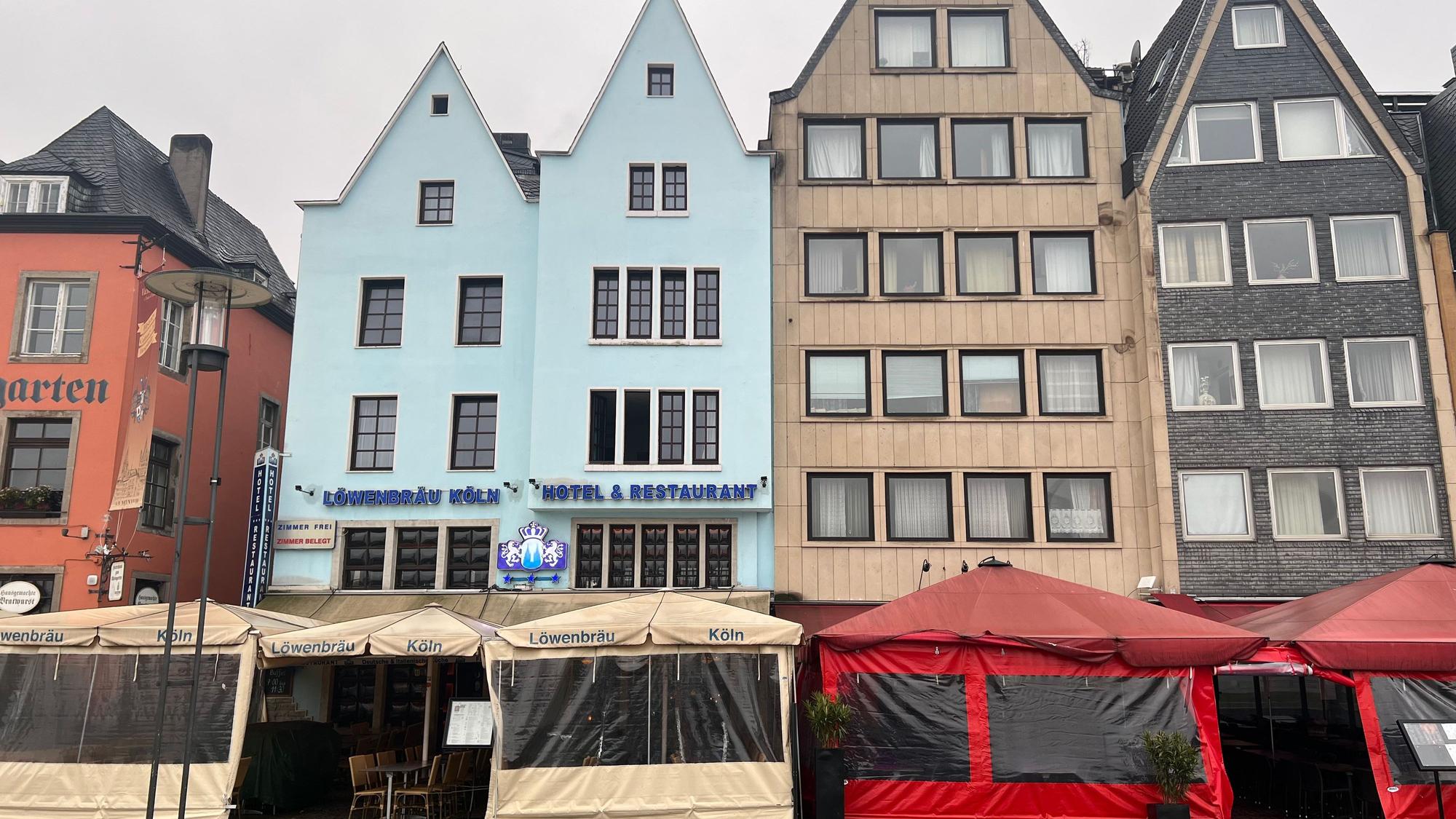 Das neue Regelwerk für die Gestaltung der Außengastronomie verbietet ab dem 1. Oktober in der Altstadt solche pavillonartigen Windschutzelemente.
