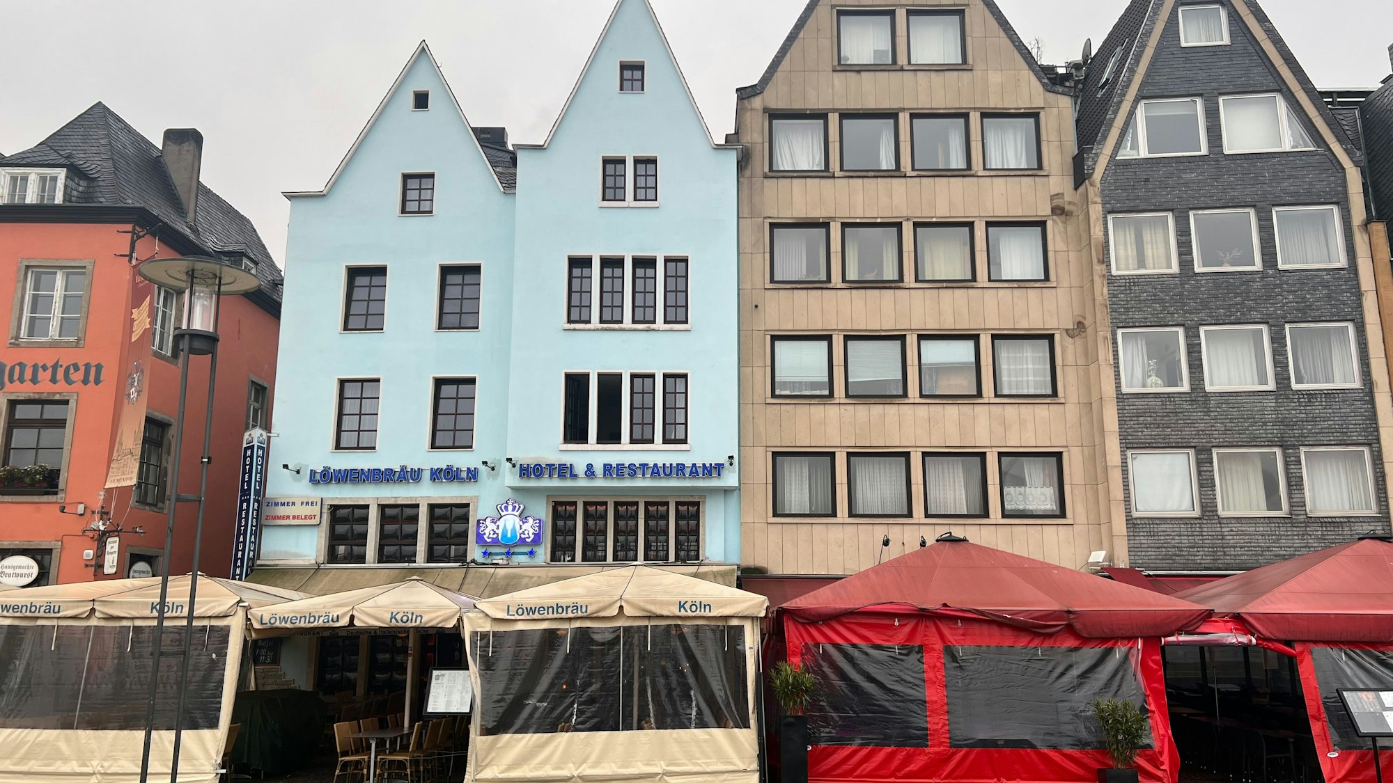 Das neue Regelwerk für die Gestaltung der Außengastronomie verbietet ab dem 1. Oktober in der Altstadt solche pavillonartigen Windschutzelemente.