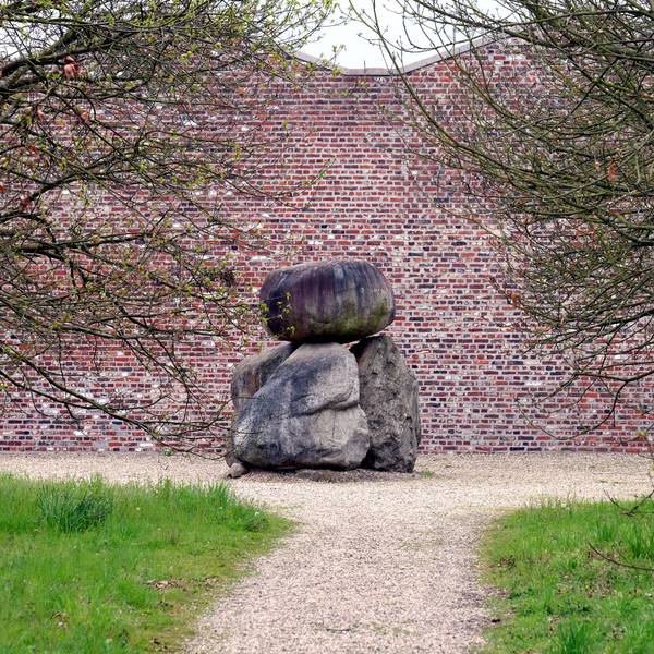 Kunst in der Natur findet man auf der Museumsinsel Hombroich. (Archivbild)