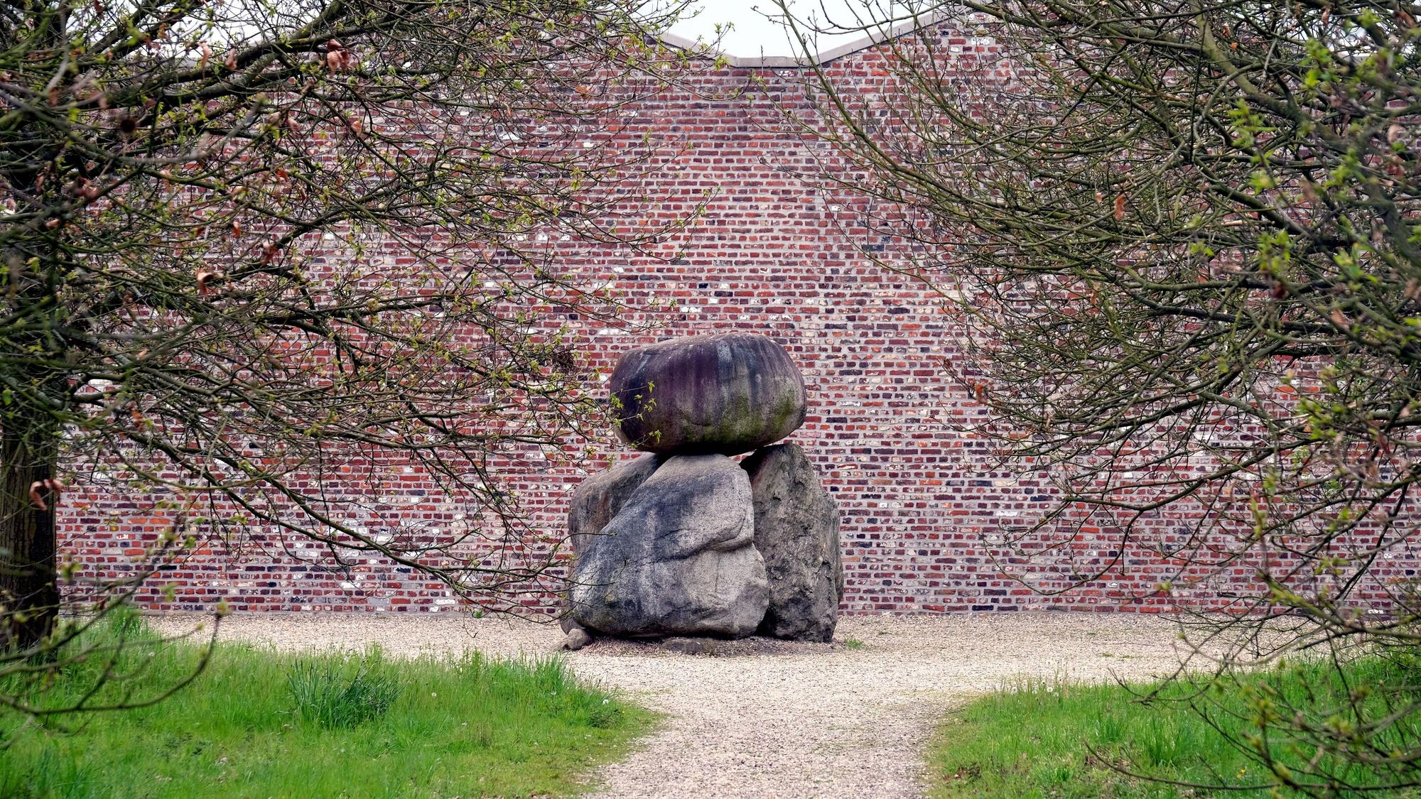 Kunst in der Natur findet man auf der Museumsinsel Hombroich. (Archivbild)