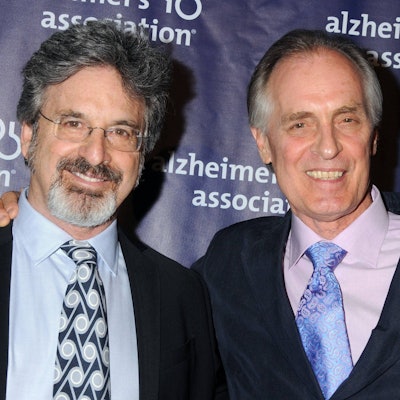 Robert Carradine mit seinem Bruder Keith Carradine, ebenfalls ein international erfolgreicher Schauspieler.