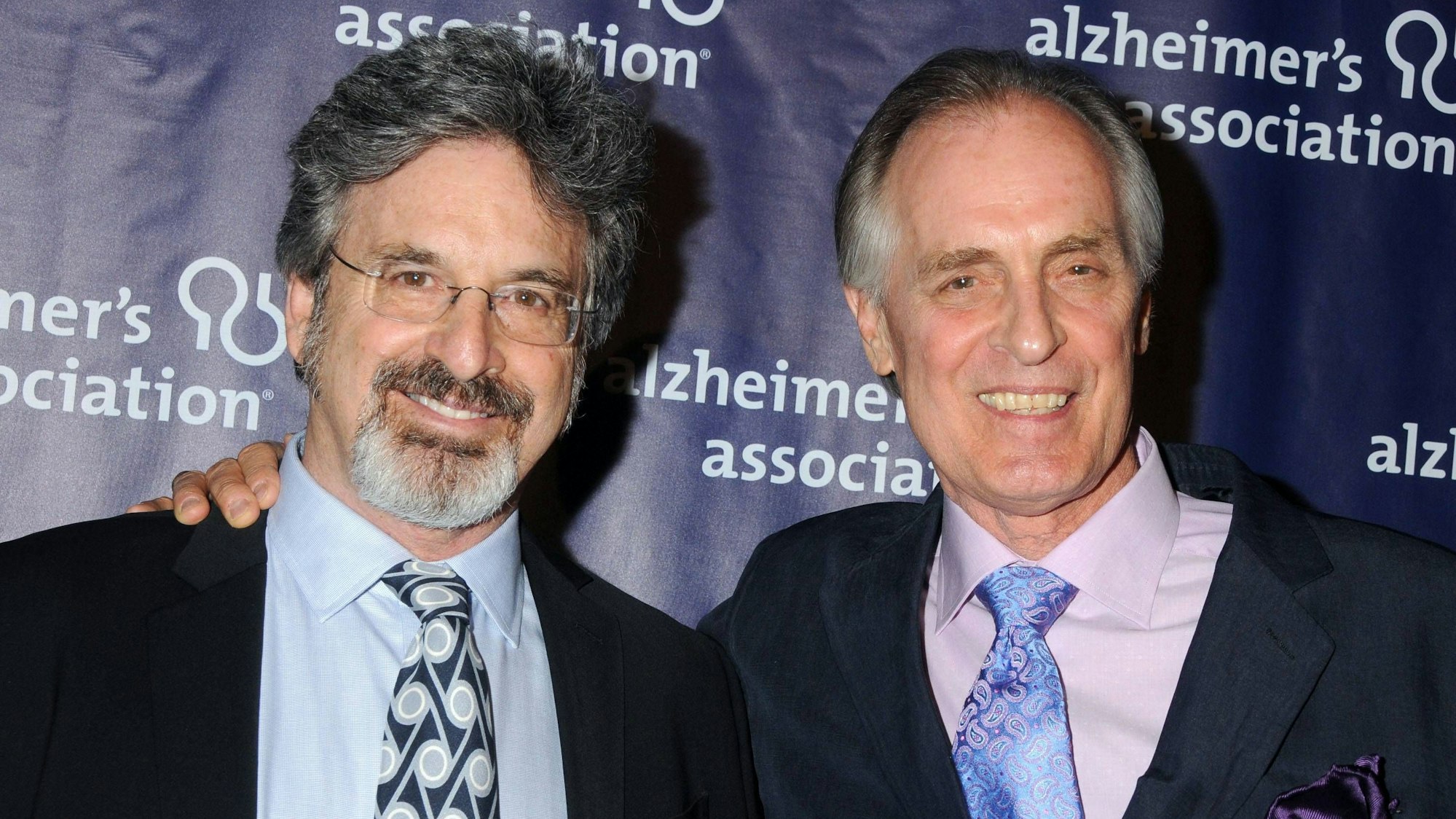 Robert Carradine mit seinem Bruder Keith Carradine, ebenfalls ein international erfolgreicher Schauspieler.