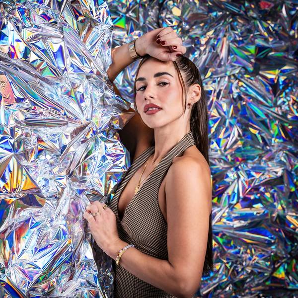 Sarah Engels (33, Köln): Ihre größte Leidenschaft ist ihre eigene Musik. Mit „Fire“ setzt Sarah Engels ein emotionales Zeichen für Empowerment, Zusammenhalt und Selbstbestimmung.
© ARD/SWR/Claudius Pflug, honorarfrei - Verwendung gemäß der AGB im engen inhaltlichen, redaktionellen Zusammenhang mit genannter SWR-Sendung bei Nennung "Bild: ARD/SWR/Claudius Pflug (S2). SWR Presse/Bildkommunikation, Baden-Baden, Tel: 07221/929-22202, foto@swr.de