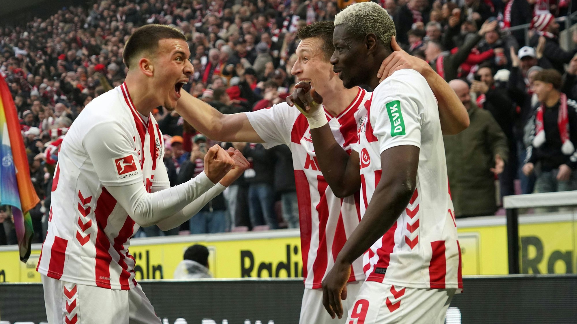 Said El Mala, Kristoffer Lund und Ragnar Ache jubeln nach einem Tor gegen Hoffenheim.