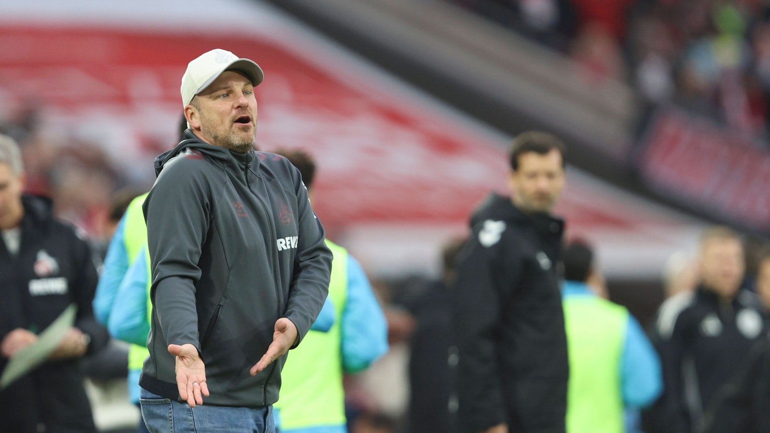 FC-Trainer Lukas Kwasniok während der Partie gegen Hoffenheim