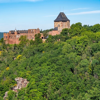 Burg Nideggen bei gutem Wetter.
