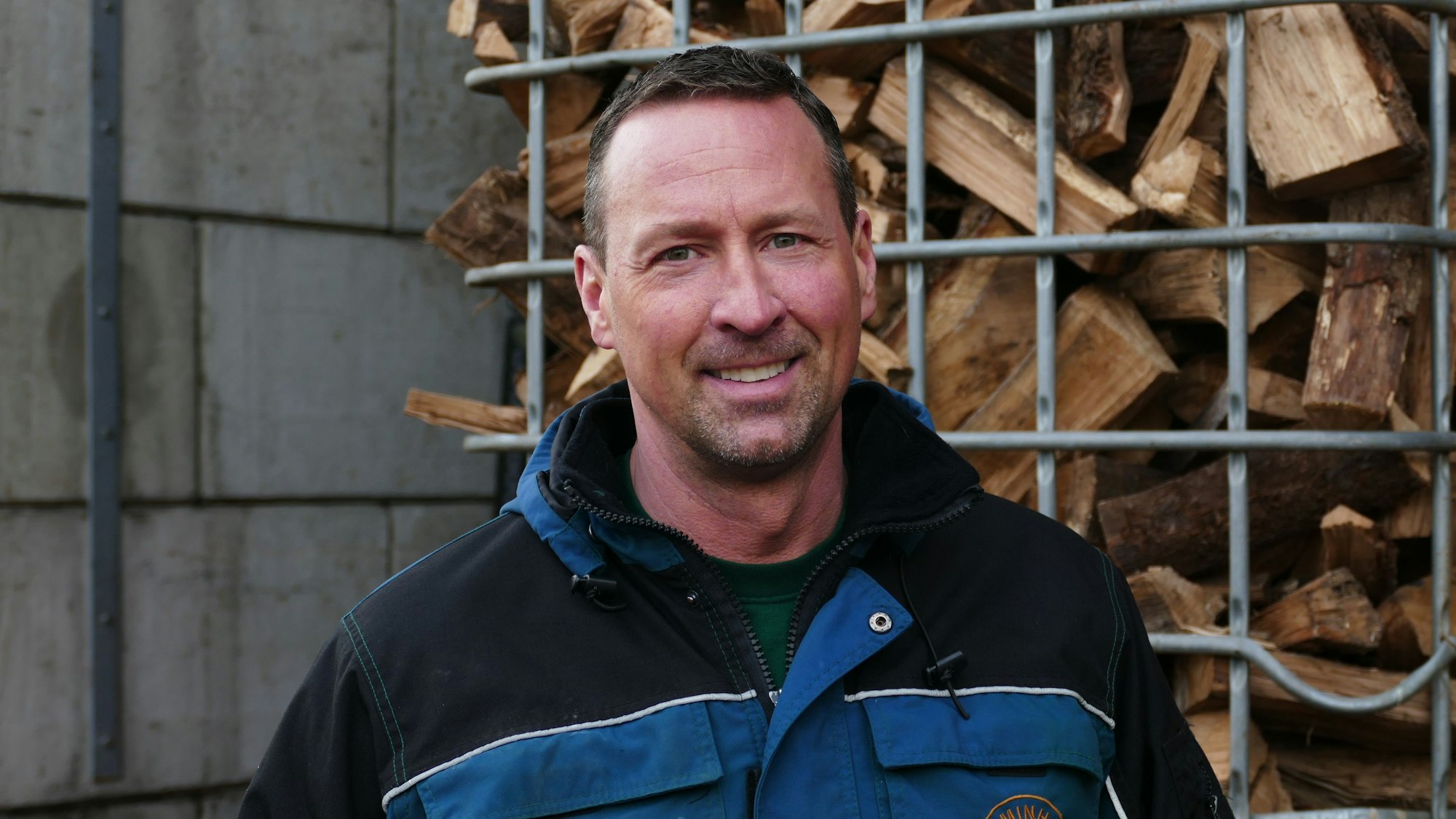 Marc Schmiedel ist Geschäftsführer von Kaminholz Siebengebirge.