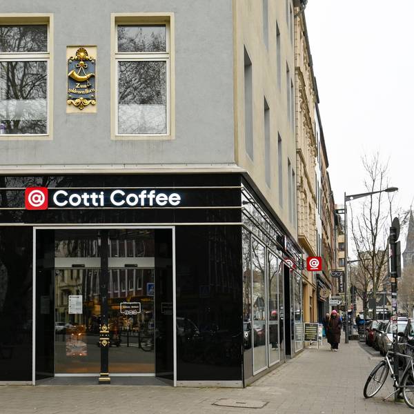 Außenansicht der Cotti-Coffee-Filiale in der Südstadt