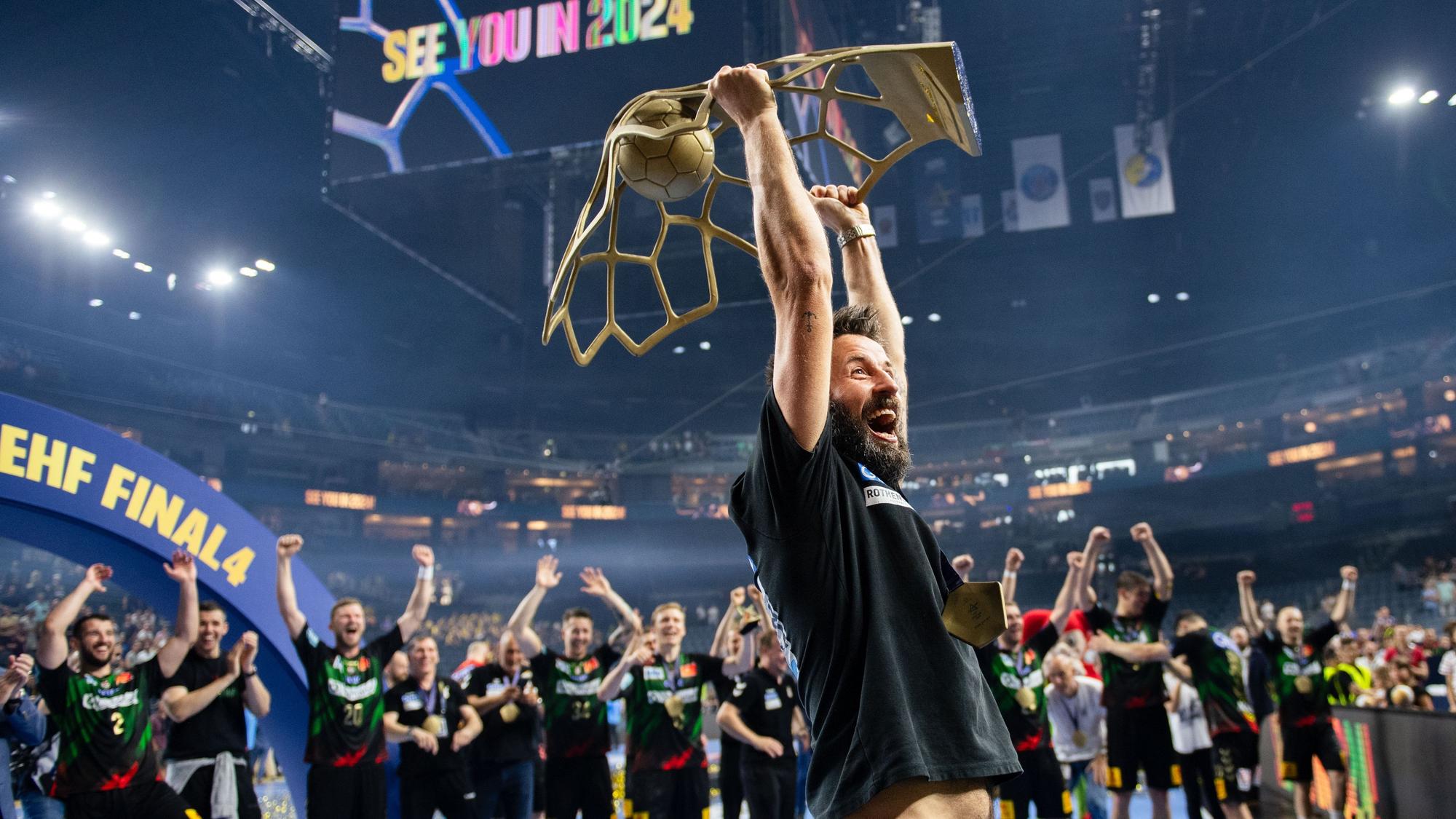 Der SC Magdeburg bejubelt 2023 den Gewinn der Champions League.
