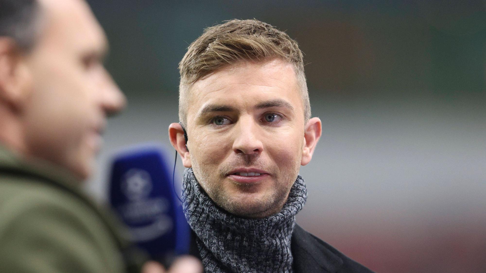 Christoph Kramer bei seinem Job als TV-Experte bei einem Spiel von Bayer Leverkusen.