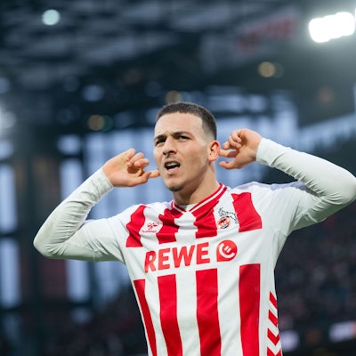 ARCHIV - 21.02.2026, Nordrhein-Westfalen, Köln: Fußball: Bundesliga, 1. FC Köln - TSG 1899 Hoffenheim, 23. Spieltag, RheinEnergieStadion. Torschütze Saïd El Mala (1. FC Köln) jubelt nach seinem Treffer zum 2:2. (zu dpa: «El Mala-Einsatz fraglich - Köln kämpft mit Ausfällen») Foto: Marius Becker/dpa - WICHTIGER HINWEIS: Gemäß den Vorgaben der DFL Deutsche Fußball Liga bzw. des DFB Deutscher Fußball-Bund ist es untersagt, in dem Stadion und/oder vom Spiel angefertigte Fotoaufnahmen in Form von Sequenzbildern und/oder videoähnlichen Fotostrecken zu verwerten bzw. verwerten zu lassen. +++ dpa-Bildfunk +++