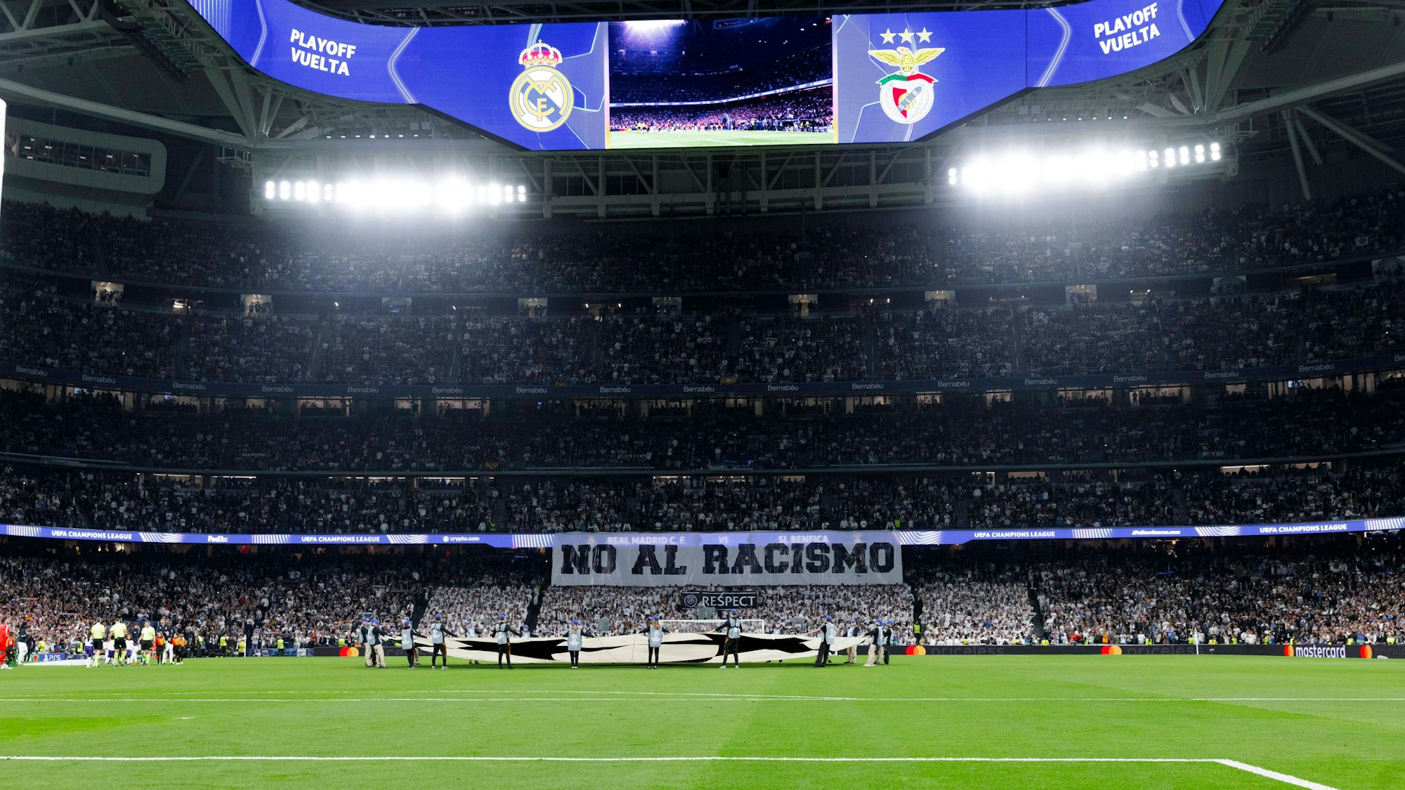 Fans von Real Madrid vor dem Spiel in der Champions League gegen Benfica Lissabon.