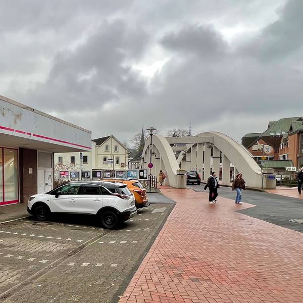 Aus Kodi wird Woolworth: Derzeit laufen in der ehemaligen Kodi-Filiale an der Brückenstraße, gleich an der Henley-Brücke, die Umbauarbeiten.