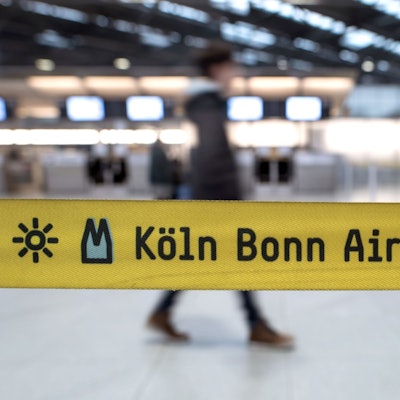 Am Flughafen Köln/Bonn hat am Donnerstag ein Stromausfall für lange Warteschlange an der Abfertigung gesorgt. (Archivbild)
