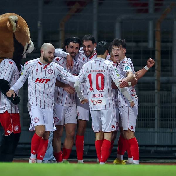 26.02.2026, Fußball, Landespokal Mittelrhein, SC Fortuna Köln - TSV Alemannia Aachen, Südstadion, Viertelfinale Bitburger-Pokal, Saison 2025 2026: Torjubel nach dem Tor zum 1:0 durch Torschütze Nico Thier SC Fortuna Köln 07 DFB regulations prohibit any use of photographs as image sequences and or quasi-video. Nordrhein-Westfalen Deutschland *** 26 02 2026, Soccer, Landespokal Mittelrhein, SC Fortuna Köln TSV Alemannia Aachen, Südstadion, Viertelfinale Bitburger Pokal, Saison 2025 2026 Torjubel nach dem Tor zum 1 0 durch Torschütze Nico Thier SC Fortuna Köln 07 DFB regulations prohibit any use of photographs as image sequences and or quasi video Nordrhein Westfalen Germany
