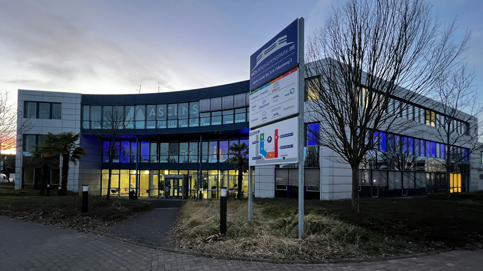 Ein Bürogebäude an der Marie-Curie-Straße