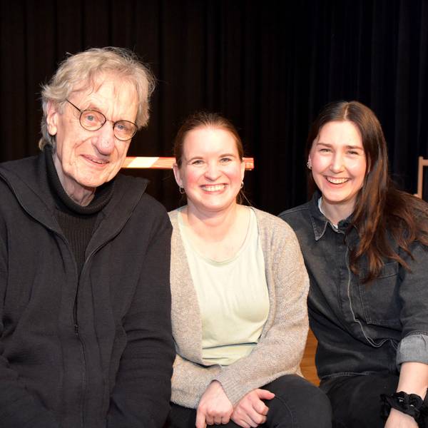 Zu sehen sind Axel Gehring,Christina Simon und Anika Beer vom Jugendtheater im Medio.