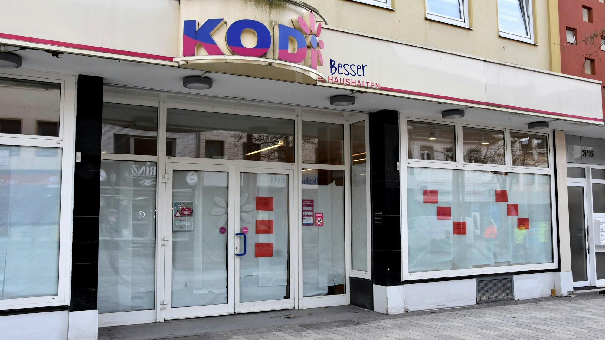 Zu sehen ist die geschlossene Kodi-Filiale in Bergheim.