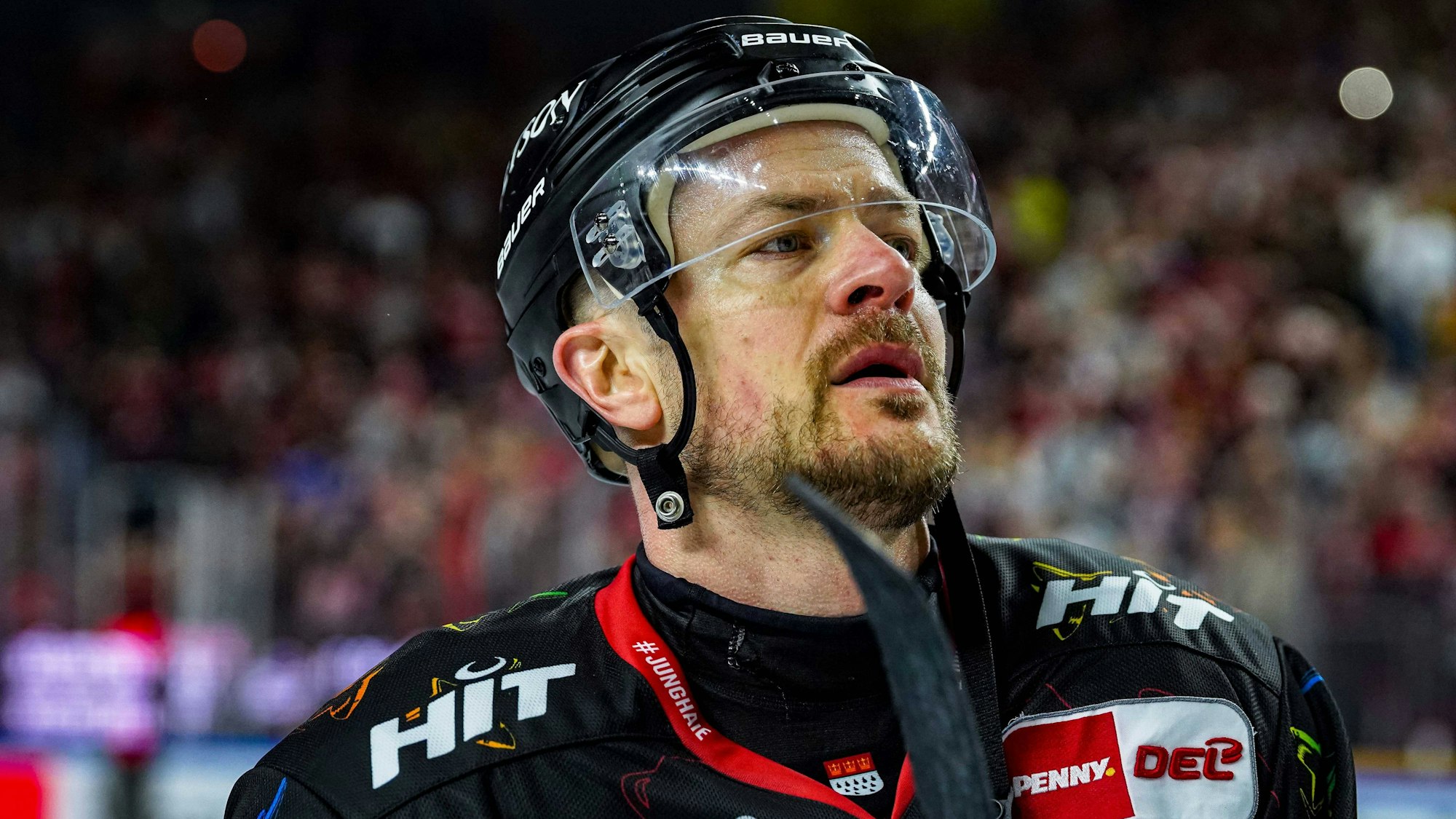 Eishockey-Spieler Moritz Müller bei einem Spiel.