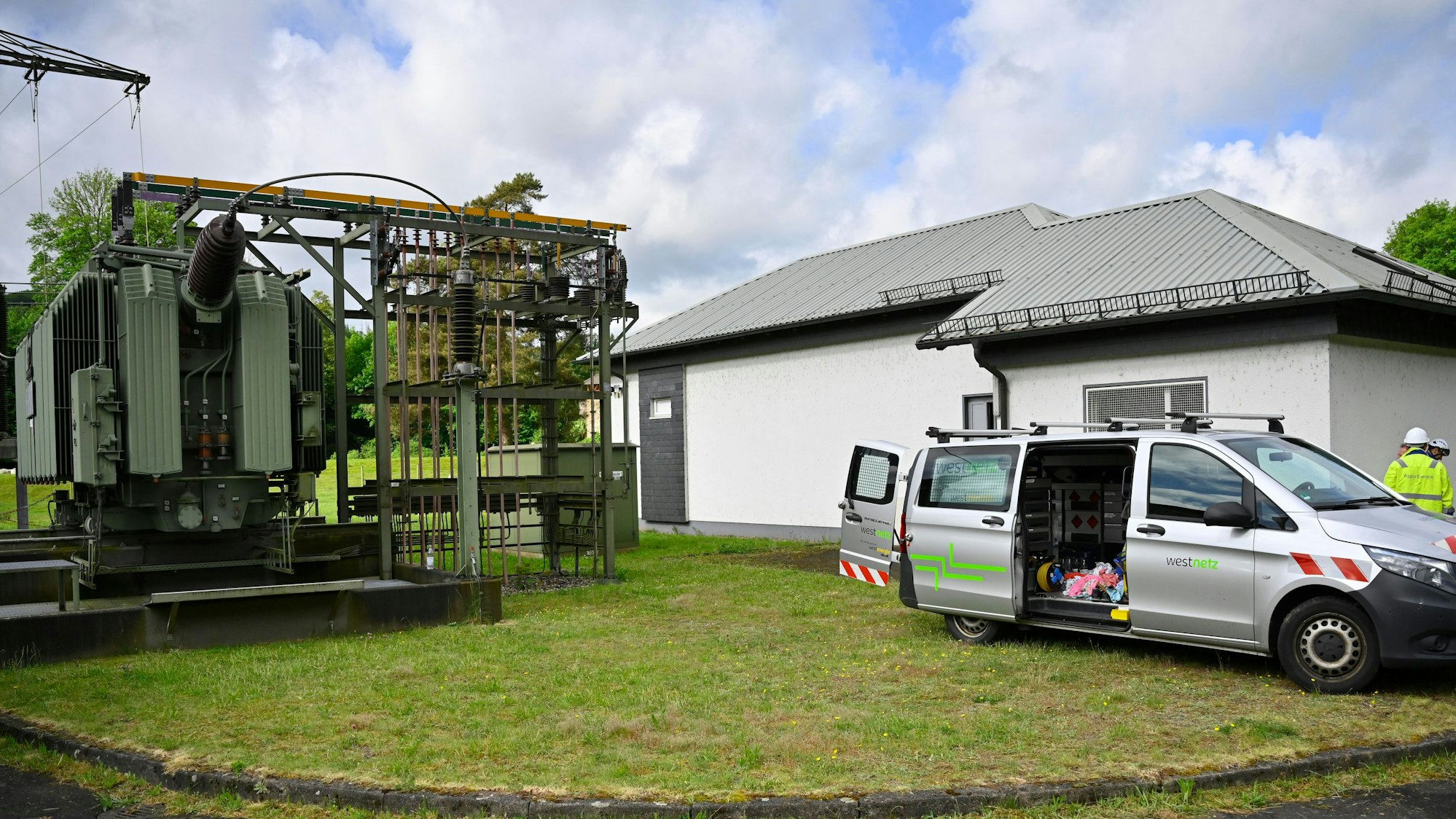 Das Bild zeigt ein Umspannwerk,