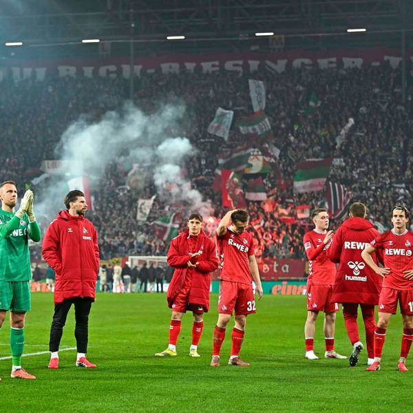 Die enttäuschten FC-Profis wurden nach der Partie von den mitgereisten FC-Fans in der Kurve eher frostig verabschiedet.