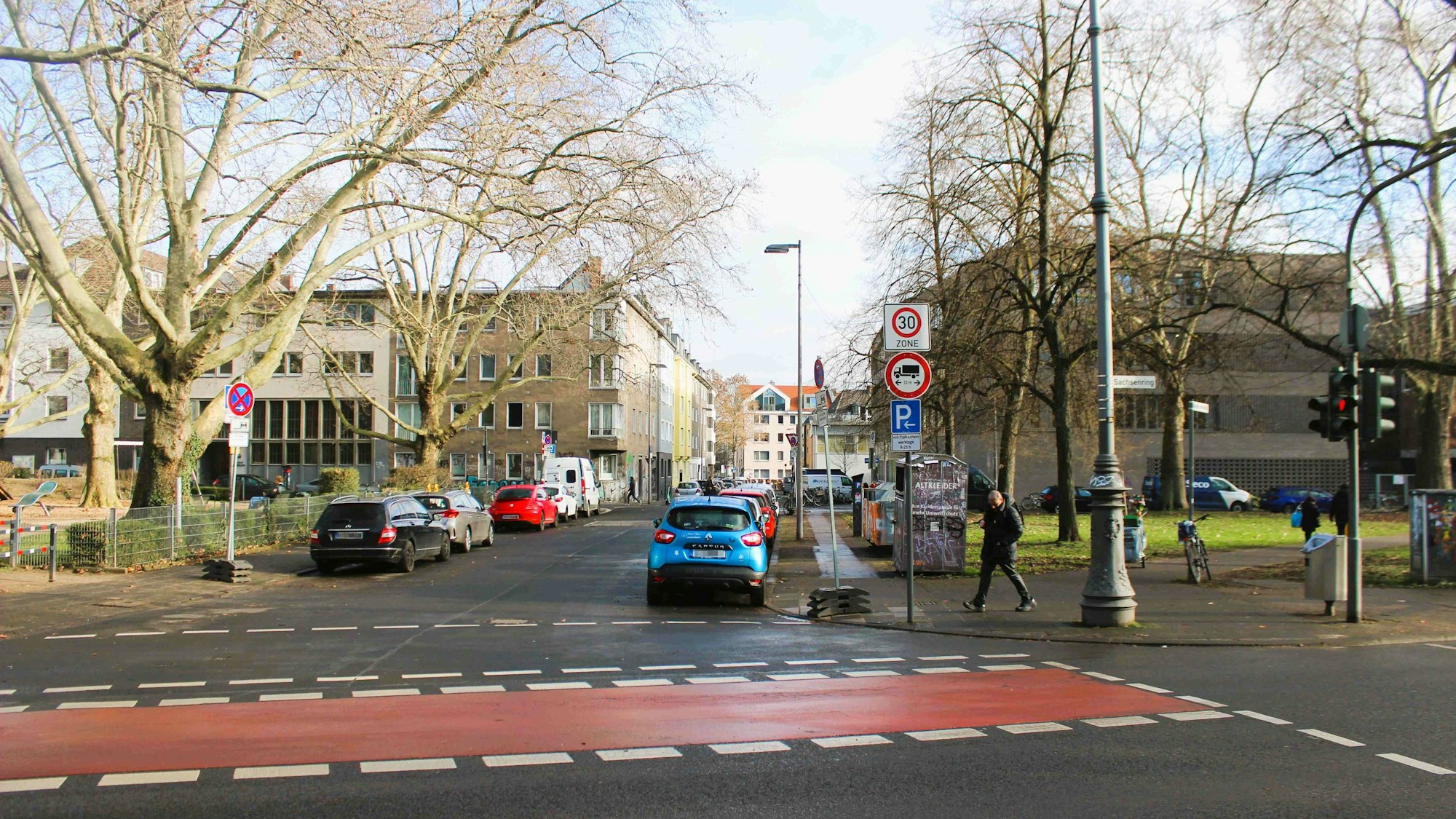Von den Villen ist heute nichts mehr zu sehen, die kleine Kirche erhielt nach dem Krieg jedoch einen Nachfolgebau.