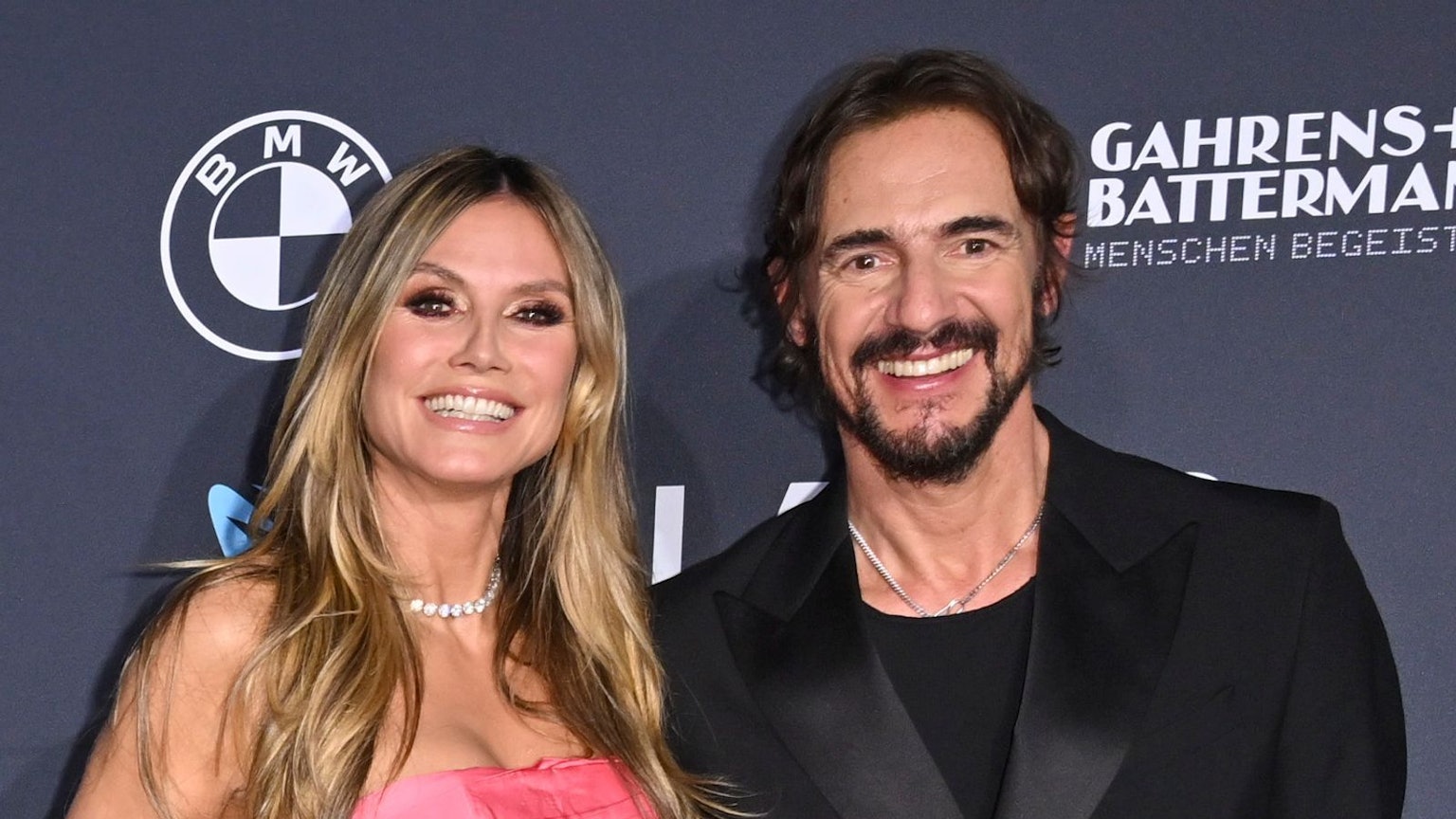 „Mehr als Bruderliebe“ gab es zwischen Heidi Klum und Thomas Hayo nie, stellt die 52-Jährige in „On & Off the Catwalk - by Heidi Klum“ klar. (Bild: 2024 Getty Images/Hannes Magerstaedt)