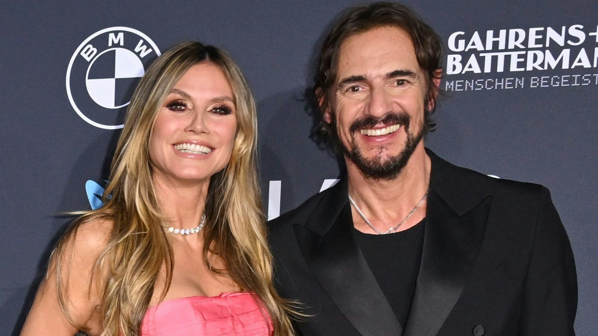 „Mehr als Bruderliebe“ gab es zwischen Heidi Klum und Thomas Hayo nie, stellt die 52-Jährige in „On & Off the Catwalk - by Heidi Klum“ klar. (Bild: 2024 Getty Images/Hannes Magerstaedt)