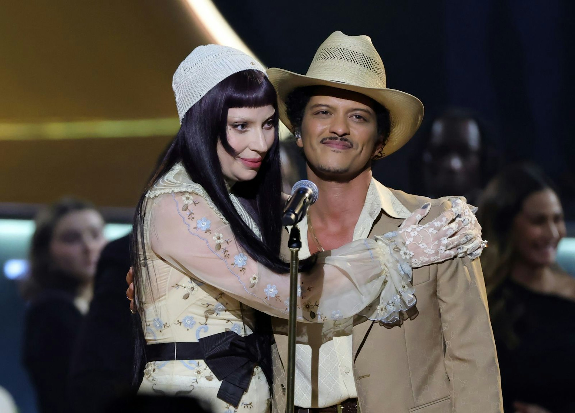 Kein Song wurde 2025 öfter bei Spotify gestreamt als die Soul-Ballade „Die With A Smile“ von Lady Gaga und Bruno Mars. (Bild: Getty Images / The Recording Academy / Kevin Winter)