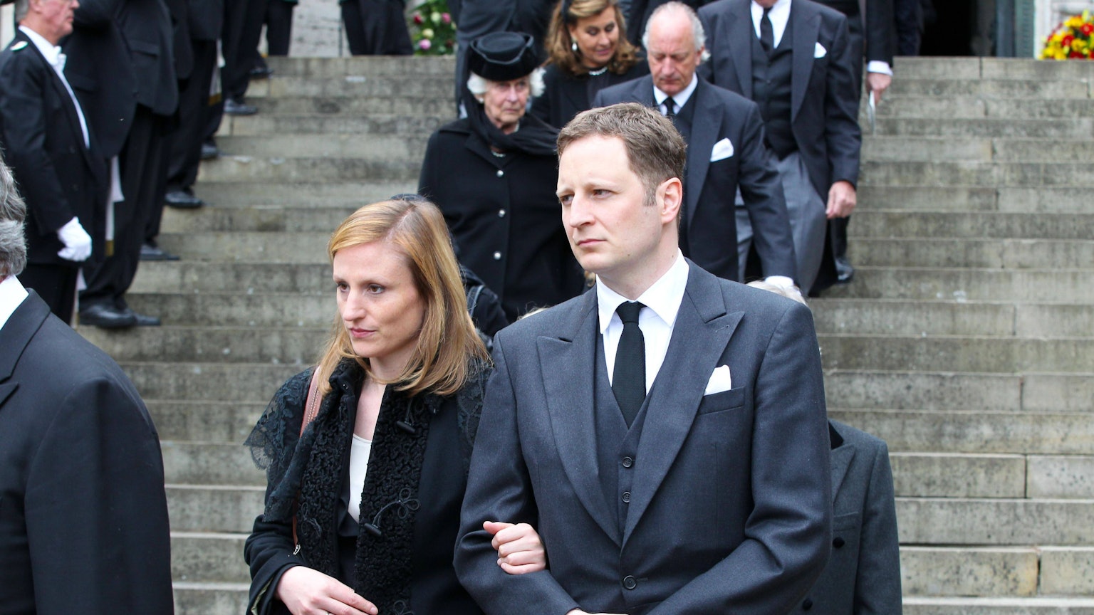Prinz Georg Friedrich von Preußen und Prinzessin Sophie von Preußen bei einer Trauerfeier im Mausoleum des Schlosses Bückeburg.