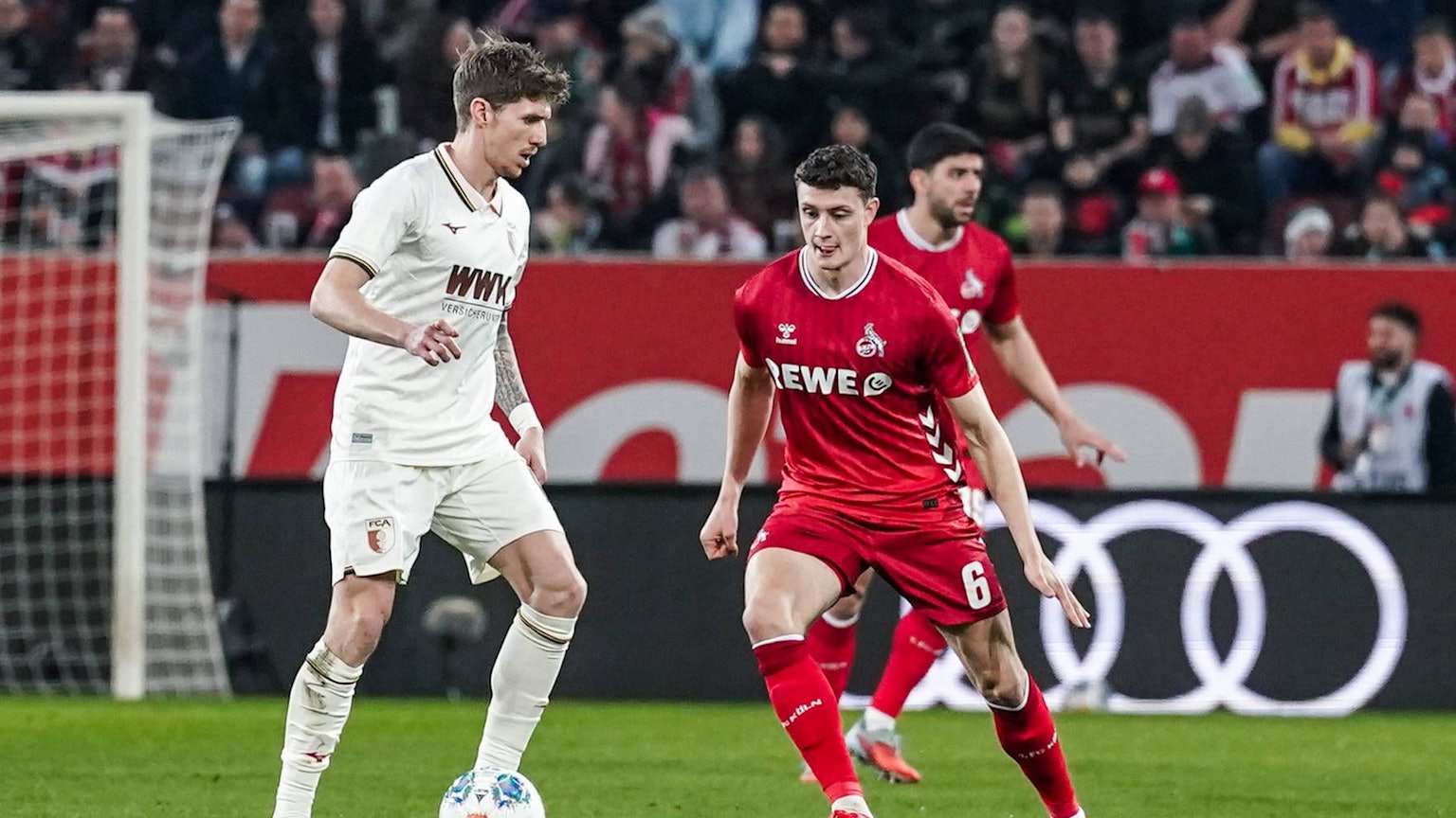 Lauert gegen den FC Augsburg auf den Ball: Eric Martel