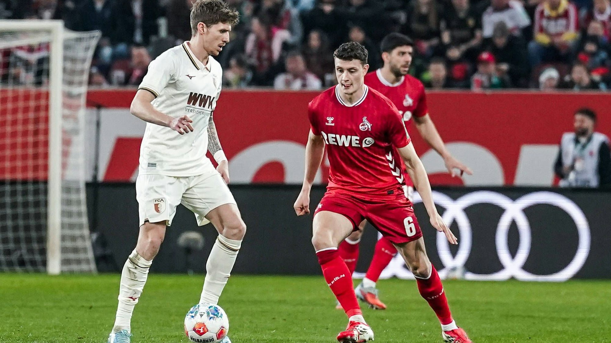 Lauert gegen den FC Augsburg auf den Ball: Eric Martel