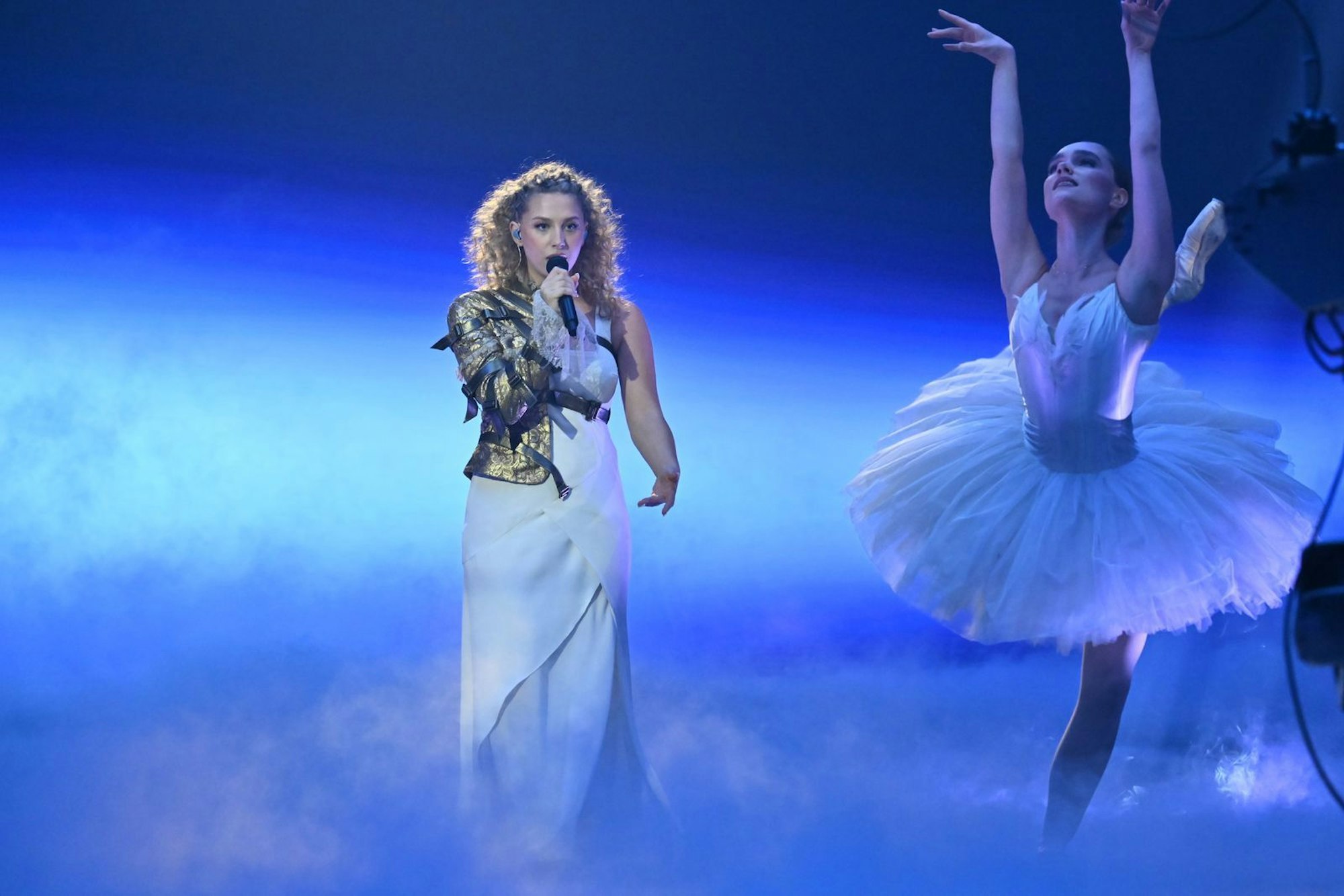 Molly Sue (25) bot mit „Optimist (Ha Ha Ha)“ das stimmliche Highlight des Abends. (Bild: ARD/SWR/Claudius Pflug)