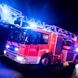 In Köln ist in der Nähe des Musical Domes ein Fahrzeug in den Rhein gefahren (Symbolbild).