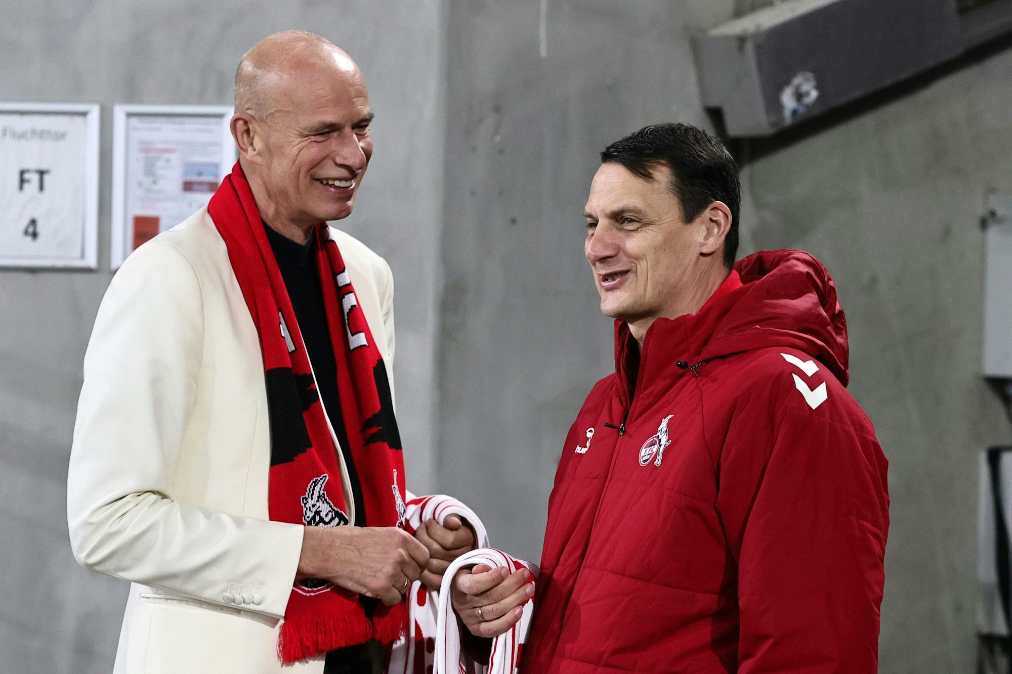 1. FC Köln vs. VFL Wolfsburg, 20. Spieltag, 30.01.2026, 20.30 Uhr, von links: Jörn Stobbe, Ulf Sobek (1. FC Köln), Bild: Herbert Bucco