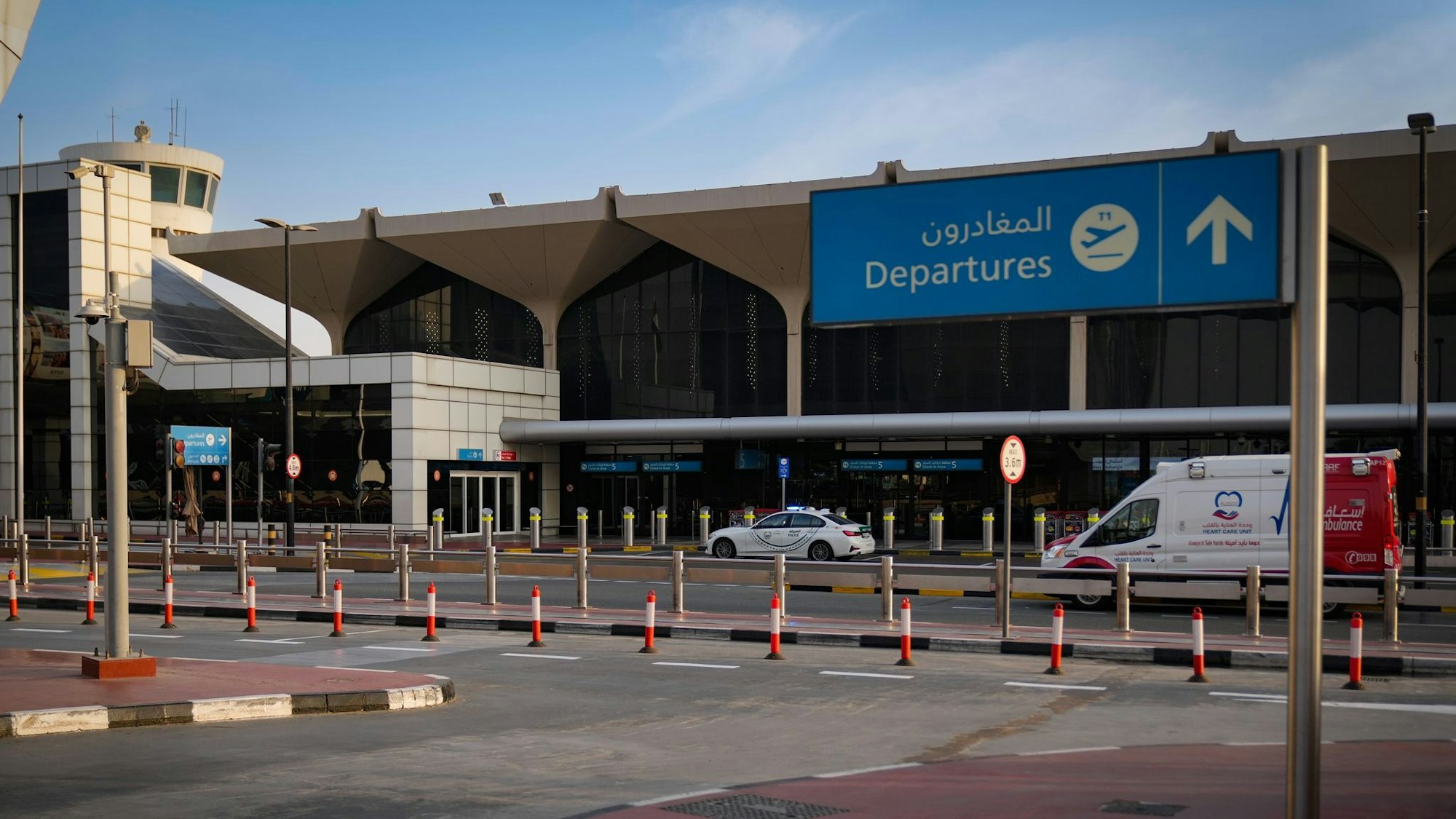 Etwa am internationalen Flughafen von Dubai gibt es derzeit keine Abflüge und Landungen.