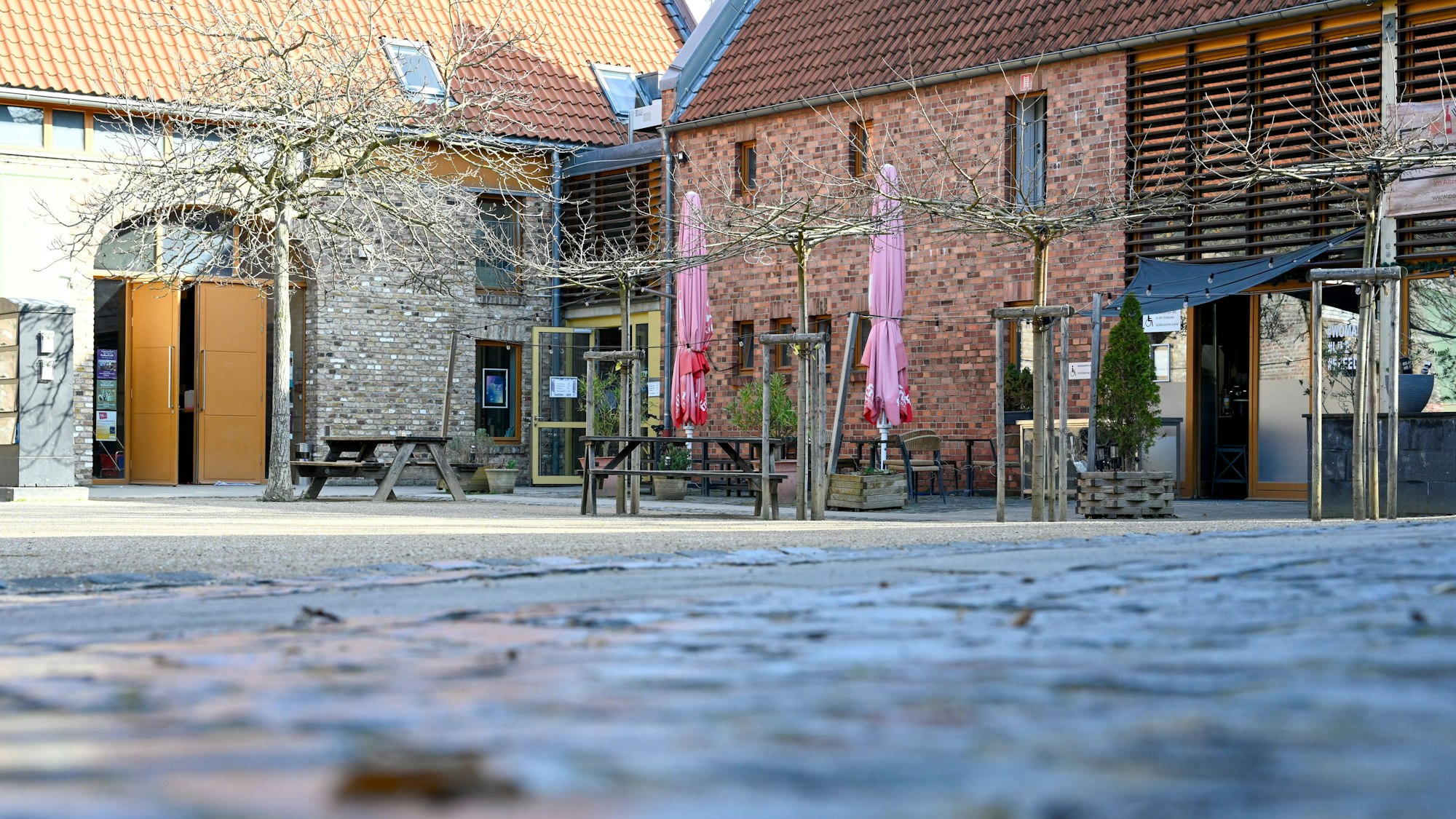 Hof des Altenberger Hofs. Der beherbergt das Bürgerzentrum Nippes. (Symbolbild)