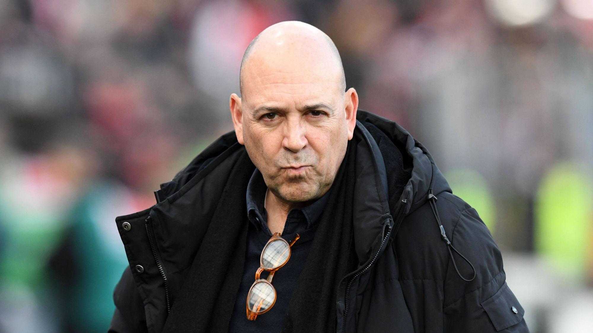 Fernando Carro guckt ernst.
