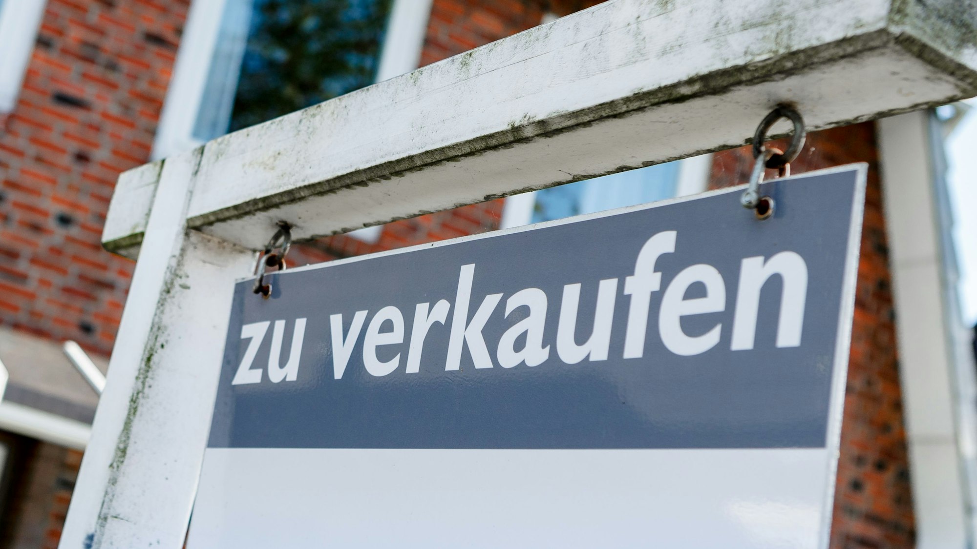 Die Immobilienpreise im Rhein-Sieg-Kreis sind 2025 grundsätzlich eher angestiegen. (Symbolbild)