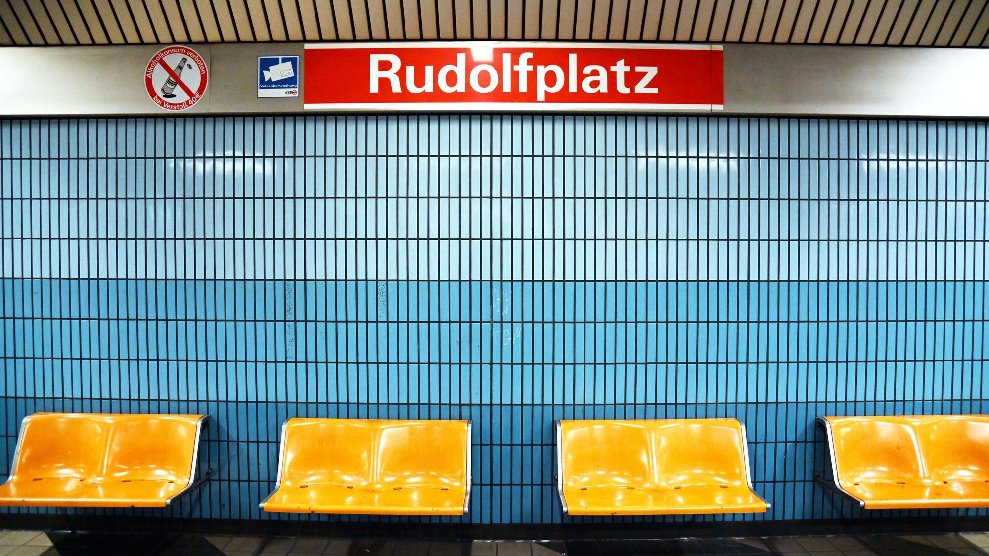 Für etwa vier Wochen testet die KVB die Wirkung von Musik an zwei Haltestellen. (Archivbild)