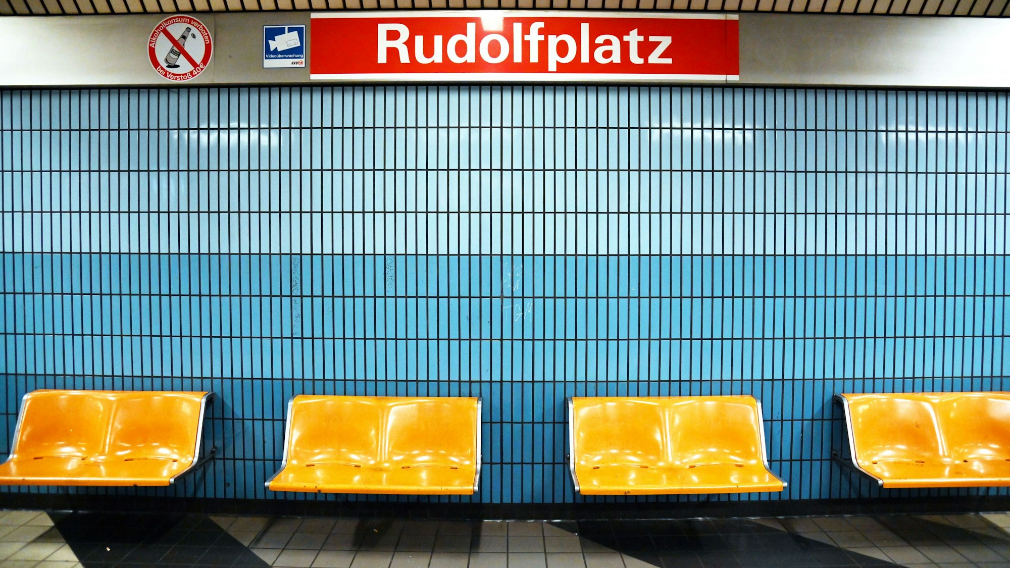 Die U-Bahnhaltestelle Rudolfplatz.