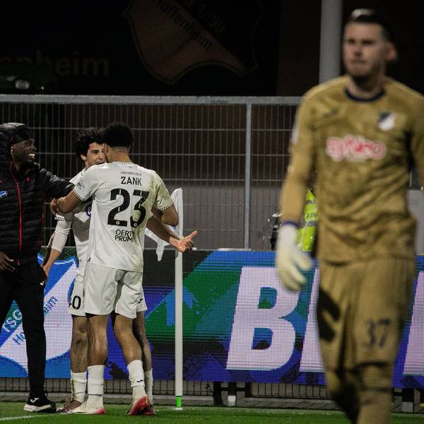 Torjubel bei Jakob Sachse (hinten) und Benjamin Zank