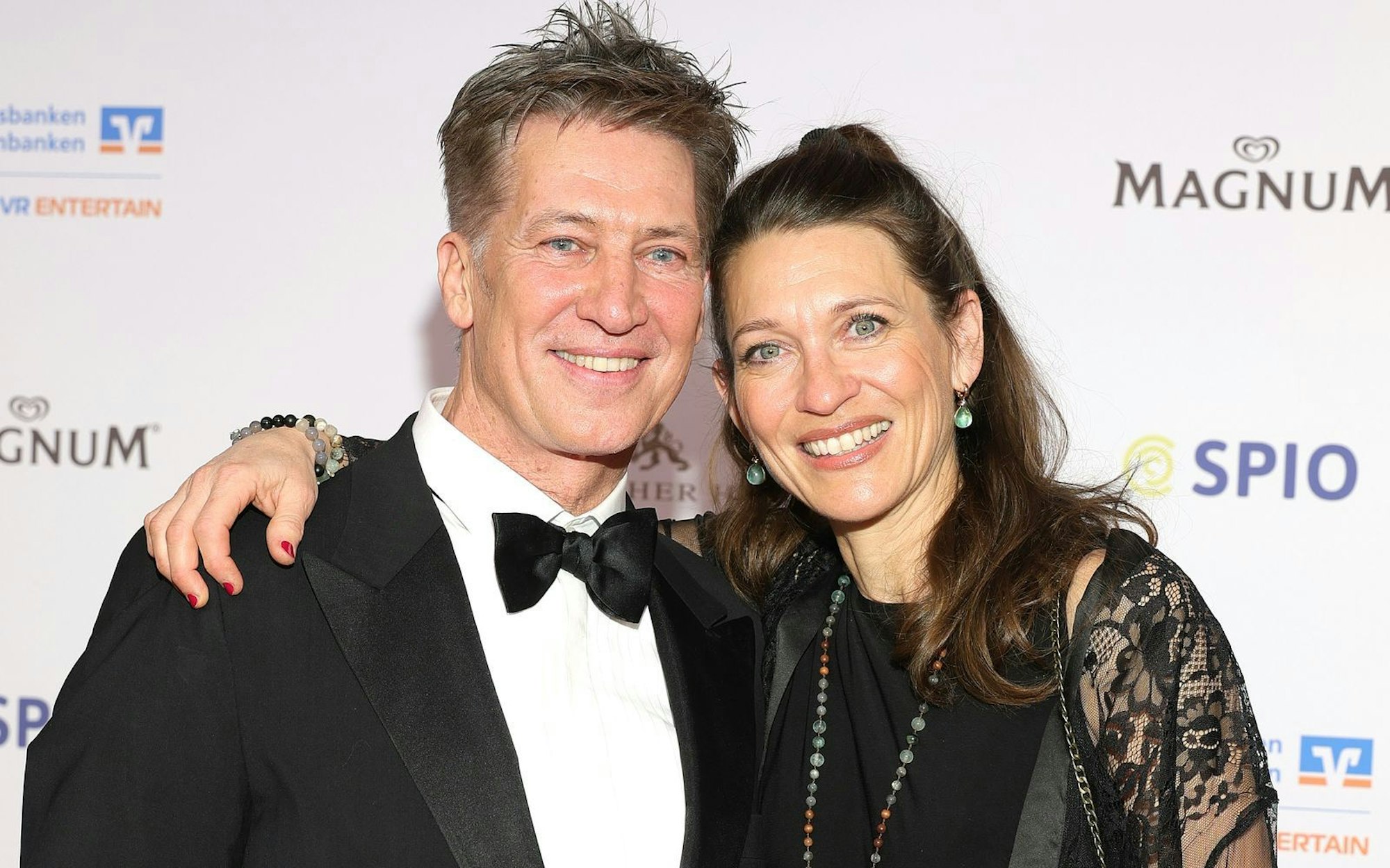 Seit einigen Jahren übt Tobias Moretti einen weiteren Beruf aus: Gemeinsam mit seiner Ehefrau Julia bewirtschaftet er einen 400 Jahre alten Bauernhof. (Bild: Andreas Rentz/Getty Images)