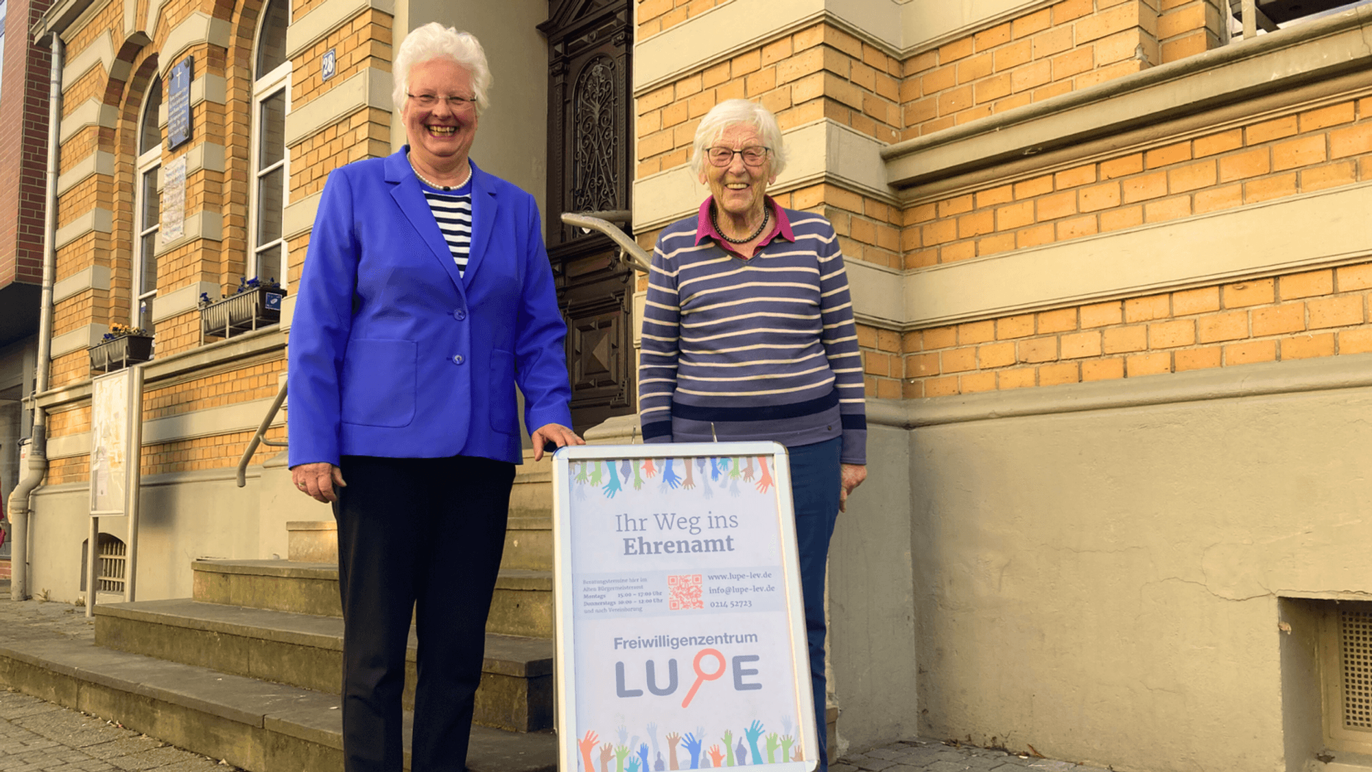 Monika Berger-Lohr und Waltraud Liesenklas (v.l.) beraten seit 30 Jahren im Freiwilligenzentrum Lupe.