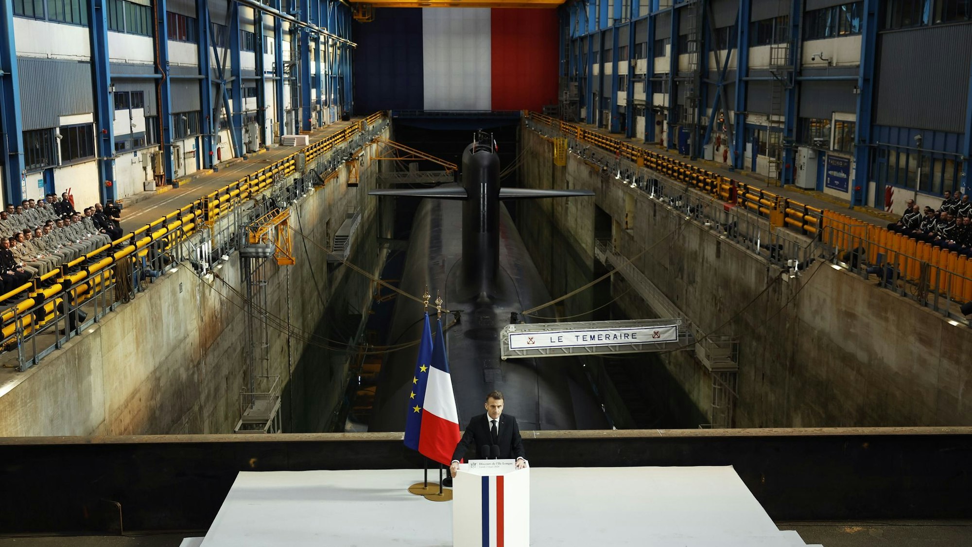 Neben Deutschland wollen sieben weitere Länder mit Paris über eine Ausweitung des Atomschirms reden.