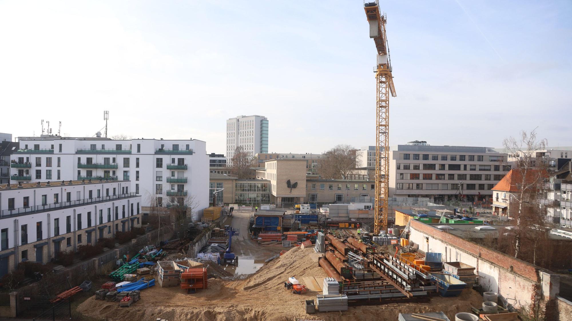 Die Einsturzstelle des Stadtarchivs am Waidmarkt wird noch bis zum Jahr 2032 eine Baustelle sein.