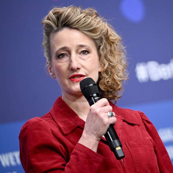 Die Direktorin der Berlinale, Tricia Tuttle, spricht bei der Preisverleihung der unabhängigen Jurys im Rahmen der Berlinale.
