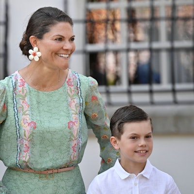 Kronprinzessin Victoria und Prinz Oscar posieren.