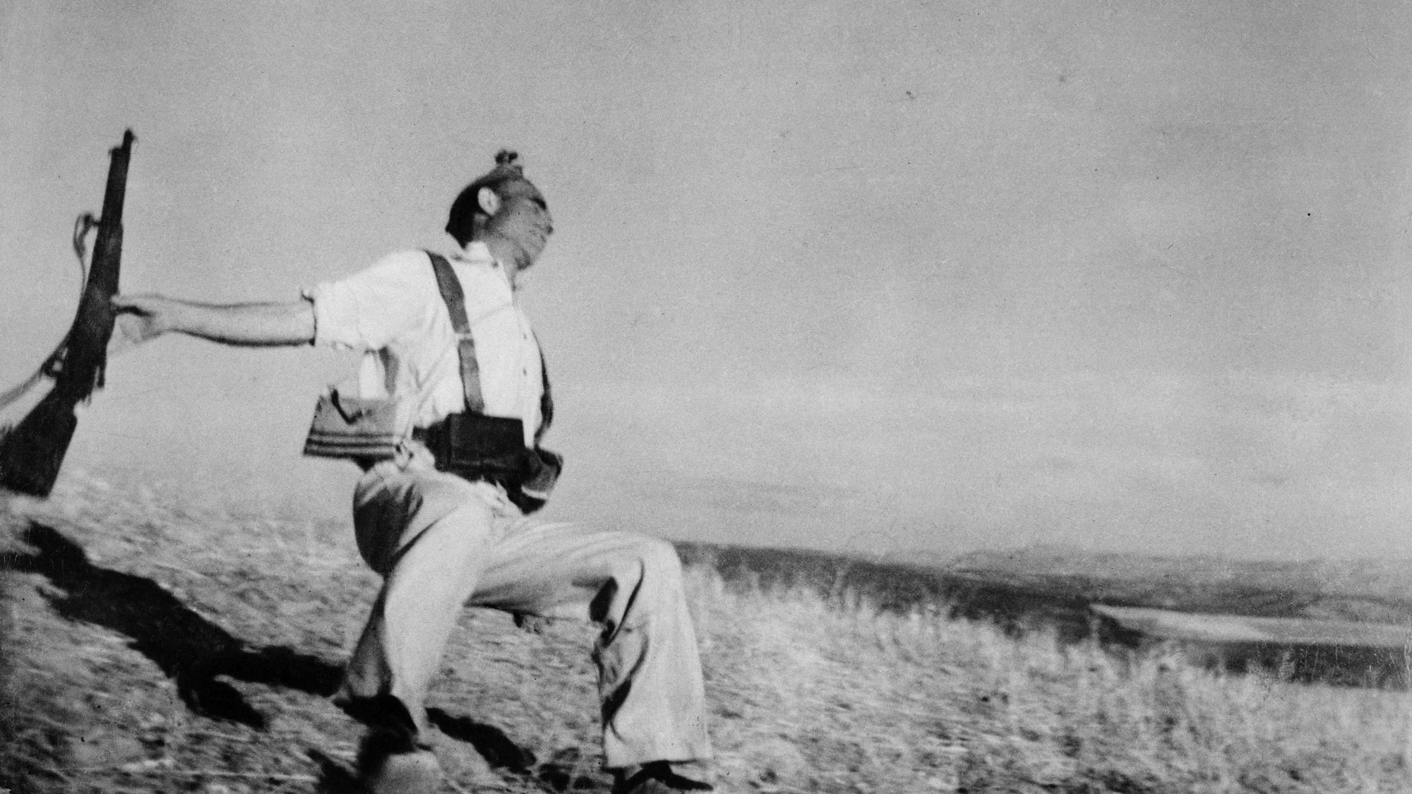 SPAIN. Córdoba front. Early September, 1936. Death of a loyalist militiaman.